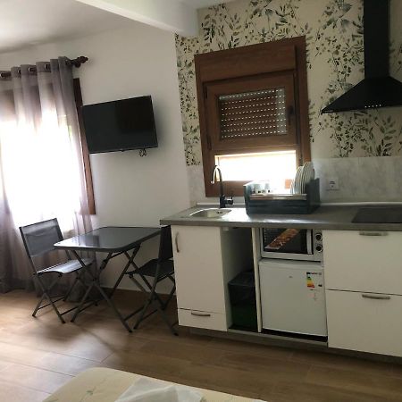 Hostal-Restaurante Fogon De Gredos Guisando Bagian luar foto