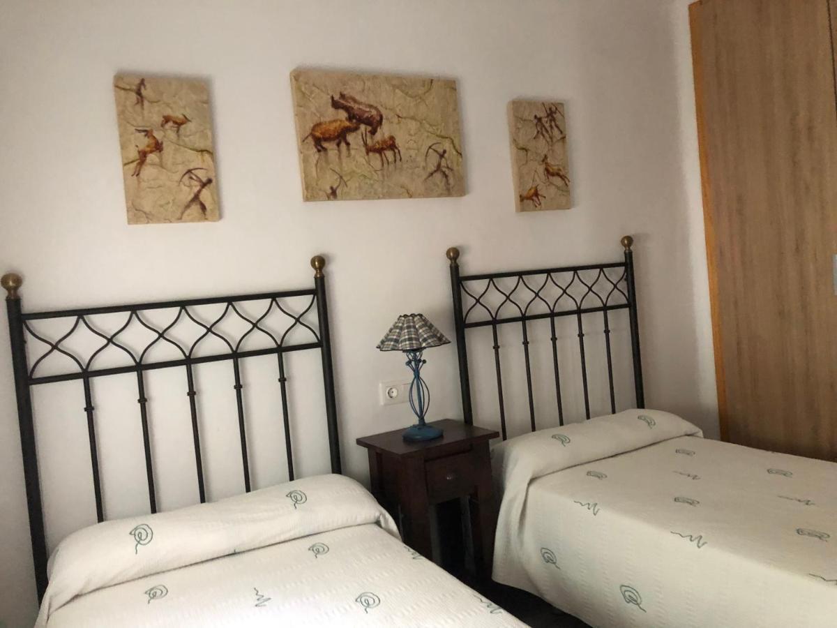 Hostal-Restaurante Fogon De Gredos Guisando Bagian luar foto