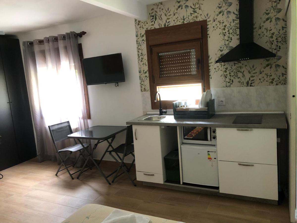 Hostal-Restaurante Fogon De Gredos Guisando Bagian luar foto