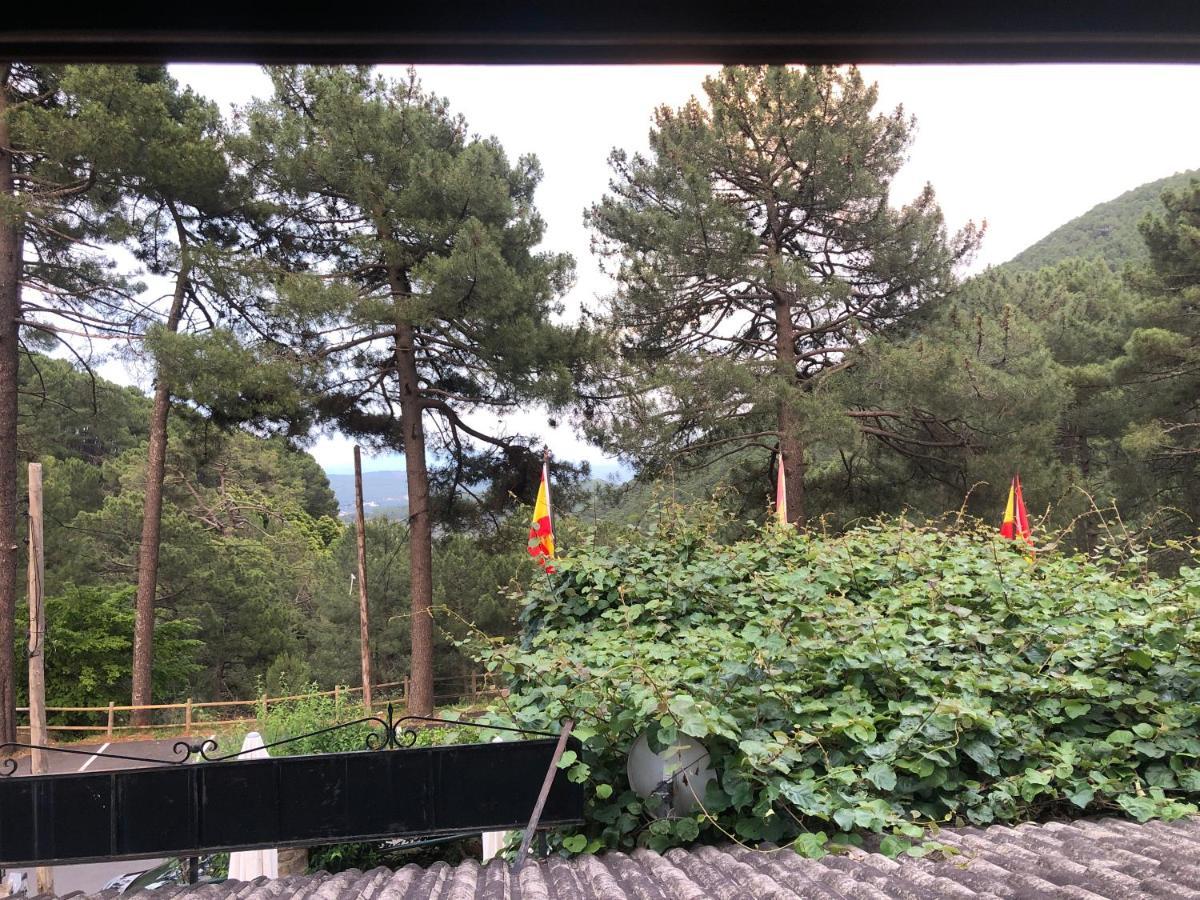 Hostal-Restaurante Fogon De Gredos Guisando Bagian luar foto