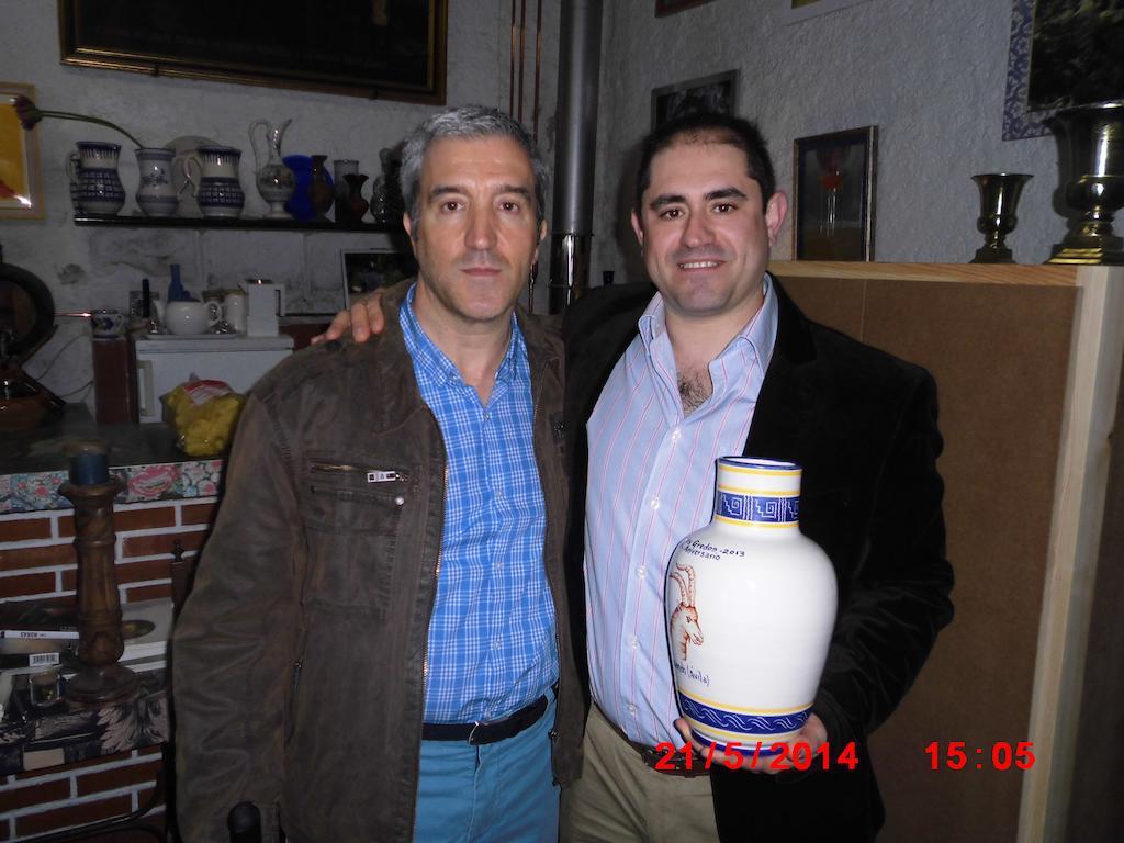 Hostal-Restaurante Fogon De Gredos Guisando Bagian luar foto