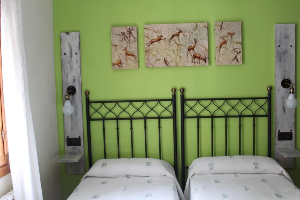 Hostal-Restaurante Fogon De Gredos Guisando Bagian luar foto